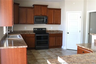 127 Castlebay Dr, Sanford, NC 27332 - photo 3