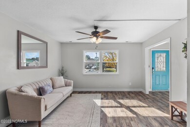 211 Spruce Ct, Jacksonville, NC 28546 - photo 5