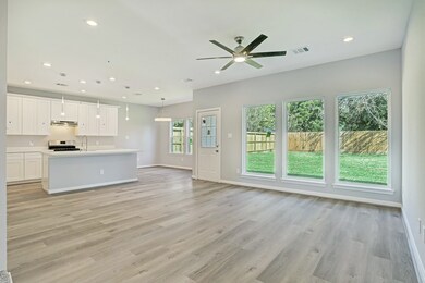 8319 James Franklin St, Houston, TX 77088 - photo 4