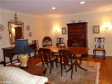 Dining Room - Look at the large pieces this dining