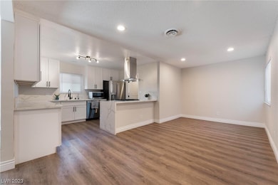 OPEN CONCEPT!