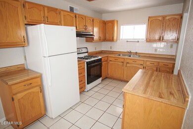 2630 Mountain Ave unit B, El Paso, TX 79930 - photo 7