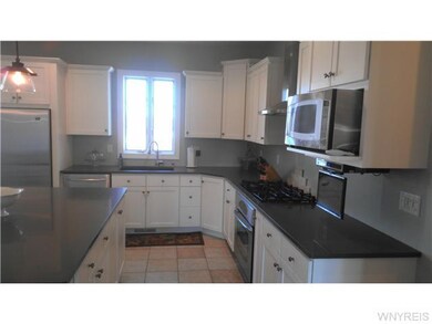 Kitchen Quarts Counter Tops