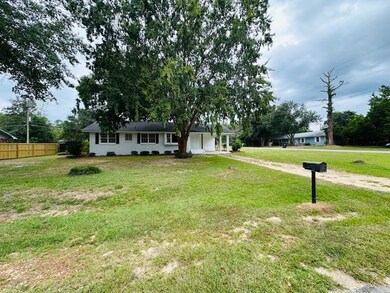 103 Hemlock St, Fitzgerald, GA 31750 - photo 2