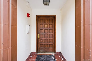 2-20 Garth Rd unit 205, Scarsdale, NY 10583 - photo 2