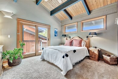 Light-filled bedroom with direct access to the dec