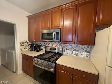 Altair unit C0132, Elmwood Park, NJ 07407 - photo 4