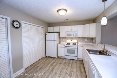 69 Dover Ct, Tinton Falls, NJ 07712 - photo 5