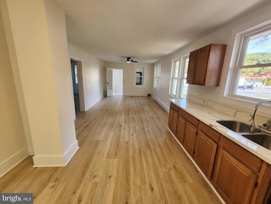 14200 Stonefield Ln, Cumberland, MD 21502 - photo 3