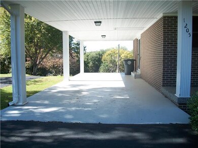 nice open car port