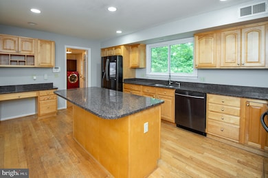 4653 Cherry Valley Dr, Rockville, MD 20853 - photo 4