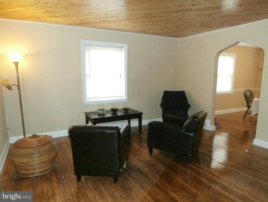 117 Edgewood St, Baltimore, MD 21229 - photo 2