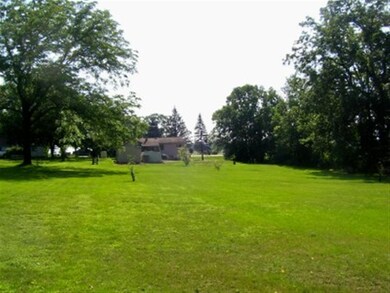 5702 S County Road D, Beloit, WI 53511 - photo 2