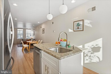 2060 Fernon St, Philadelphia, PA 19145 - photo 6