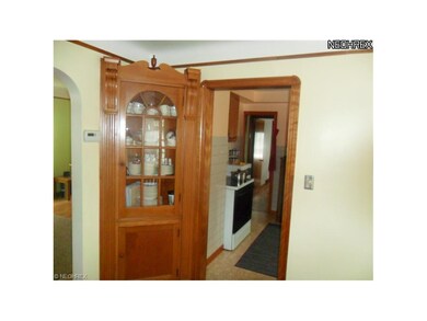 Here you can display your favorite china.