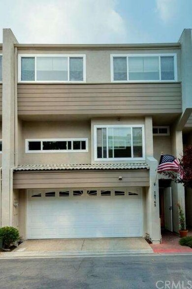 This well maintained home features Dual Pane Windo