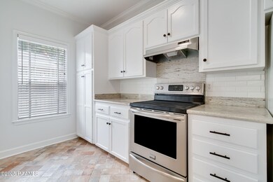 8-web-or-mls-111 Jomar Rd-8