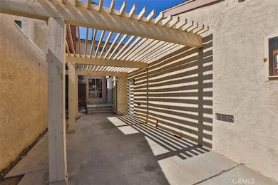 845 Daffodil Dr, Riverside, CA 92507 - photo 6