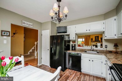 9 Roger Valley Ct, Parkville, MD 21234 - photo 3