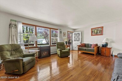 1060 Western Rd, Castleton On Hudson, NY 12033 - photo 5