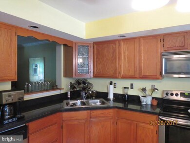 8754 Birkenhead Ct, Laurel, MD 20723 - photo 4