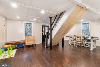 8 E Locust St, Mount Holly Springs, PA 17065 - photo 4