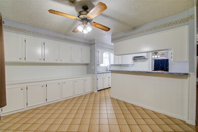 15611 Artoys Dr, Tomball, TX 77377 - photo 6