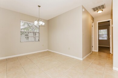 020-photo-dining-room-12947211