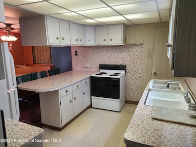 206 Barnard St, Dunmore, PA 18512 - photo 6