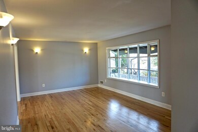 9521 Bonair Dr, Manassas, VA 20109 - photo 2