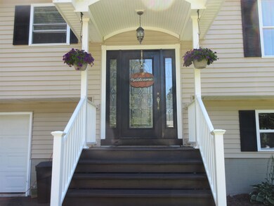 4 Westgate Rd, Derry, NH 03038 - photo 2