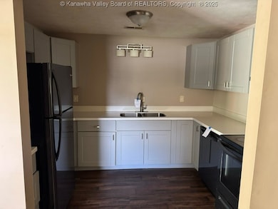 7554 Teays Valley Rd, Scott Depot, WV 25560 - photo 4