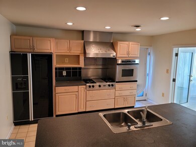 10214 Conover Dr, Silver Spring, MD 20902 - photo 7