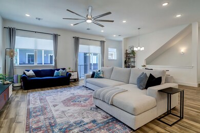 1432 W 34th 1 2 St, Houston, TX 77018 - photo 3