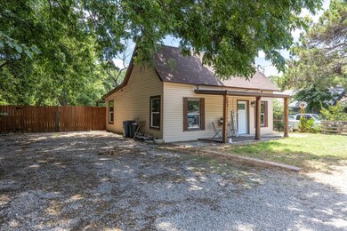 309 W 4th St, Weatherford, TX 76086 - photo 2