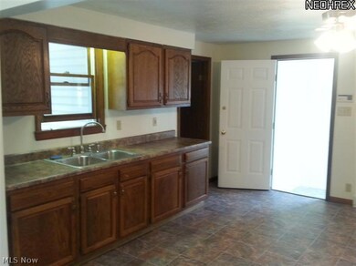 3490 N County Line Rd, Geneva, OH 44041 - photo 4