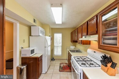 11962 Cardamom Dr unit 11962, Woodbridge, VA 22192 - photo 4