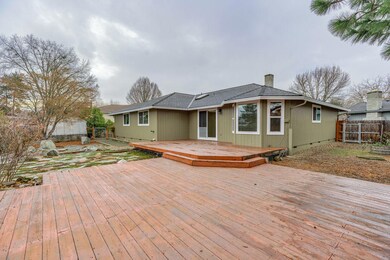 2871 Pinecrest Ct, Medford, OR 97504 - photo 3