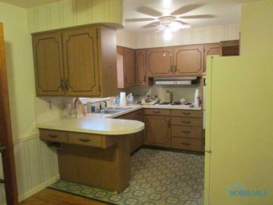 2925 Gracewood Rd, Toledo, OH 43613 - photo 2