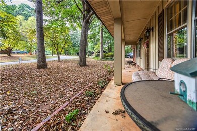 932 Brookwood Ct, Statesville, NC 28677 - photo 3