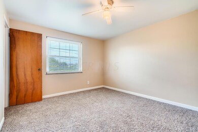 1084 Sells Ave L Columbus OH-large-009-0
