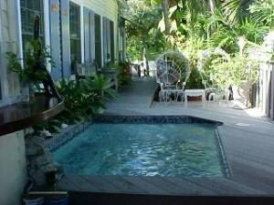 plunge pool pearl street side