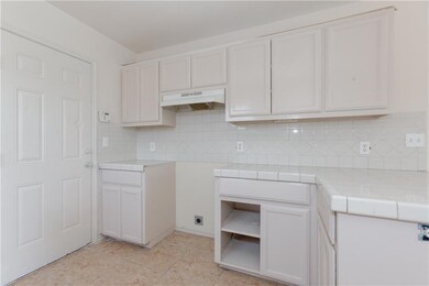 2710 Tesoro Dr, Weslaco, TX 78596 - photo 5