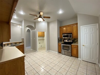 8621 Lariat Cir, Fort Worth, TX 76244 - photo 7