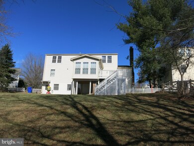 10740 Wayfarer Rd, Germantown, MD 20876 - photo 2