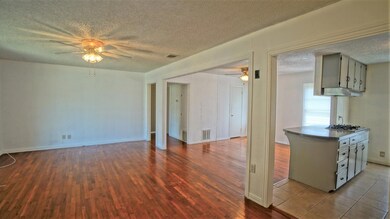 505 Harmon Rd, Hurst, TX 76053 - photo 2