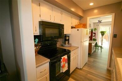 1105 Canterbury Square S, Indianapolis, IN 46260 - photo 5