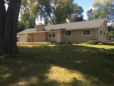 304 Roosevelt Ave, Springfield, MA 01118 - photo 2