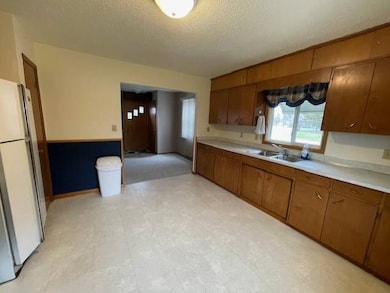 601 Harris Ct, Rolla, ND 58367 - photo 4