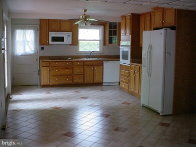 236 E Padonia Rd, Lutherville Timonium, MD 21093 - photo 5